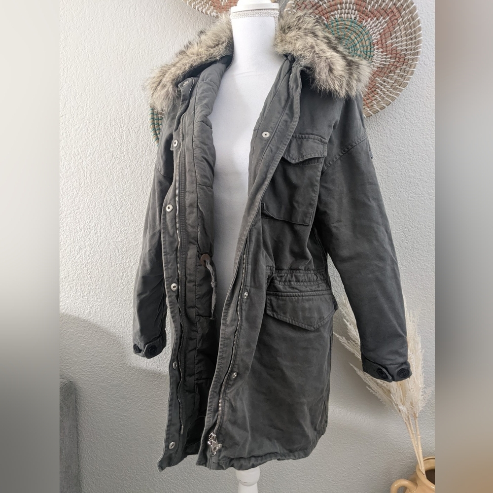 Lempelius Green Parka Xs With Detachable Coyote Fur Collar View 2